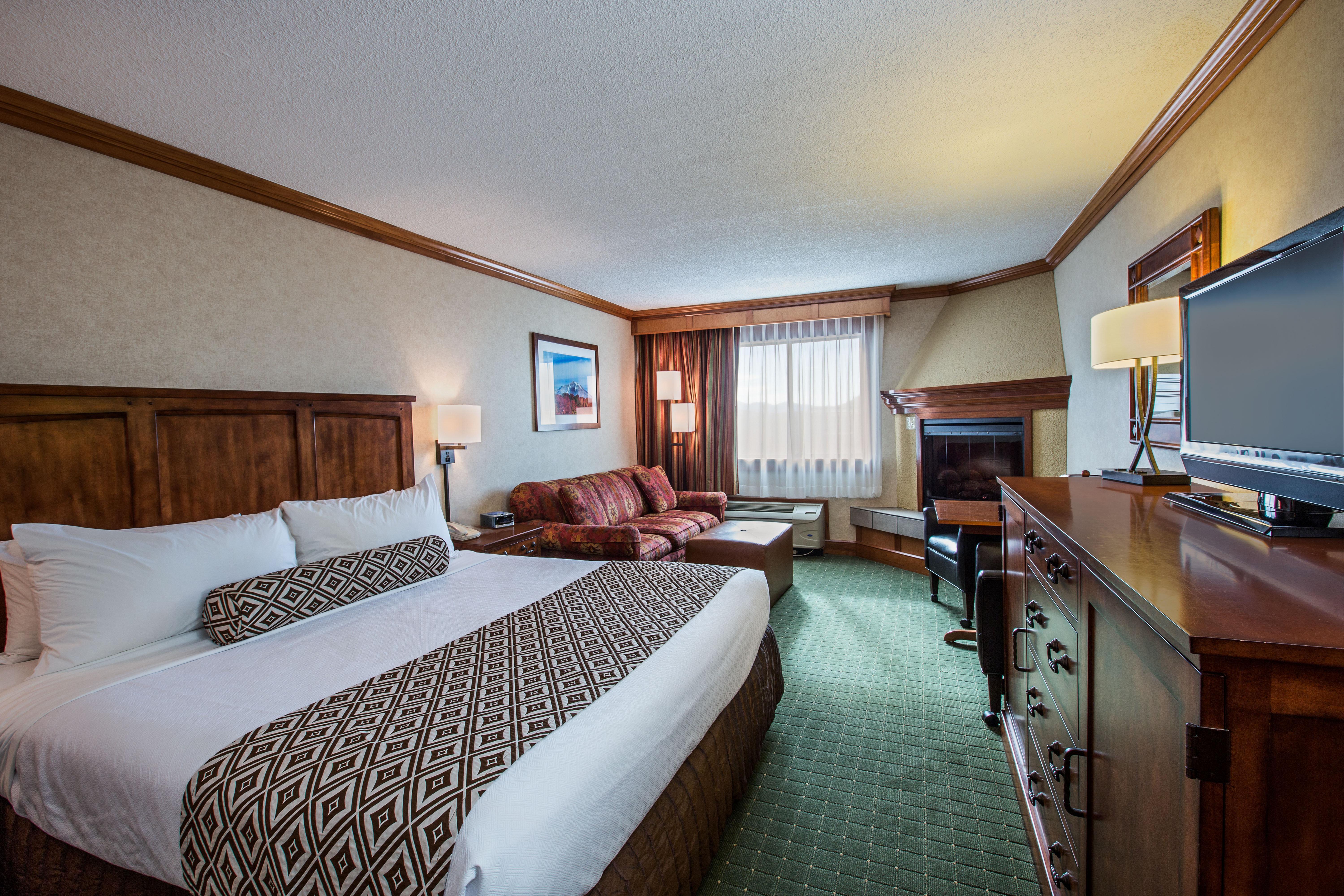 Crowne Plaza Placid By Ihg 4*